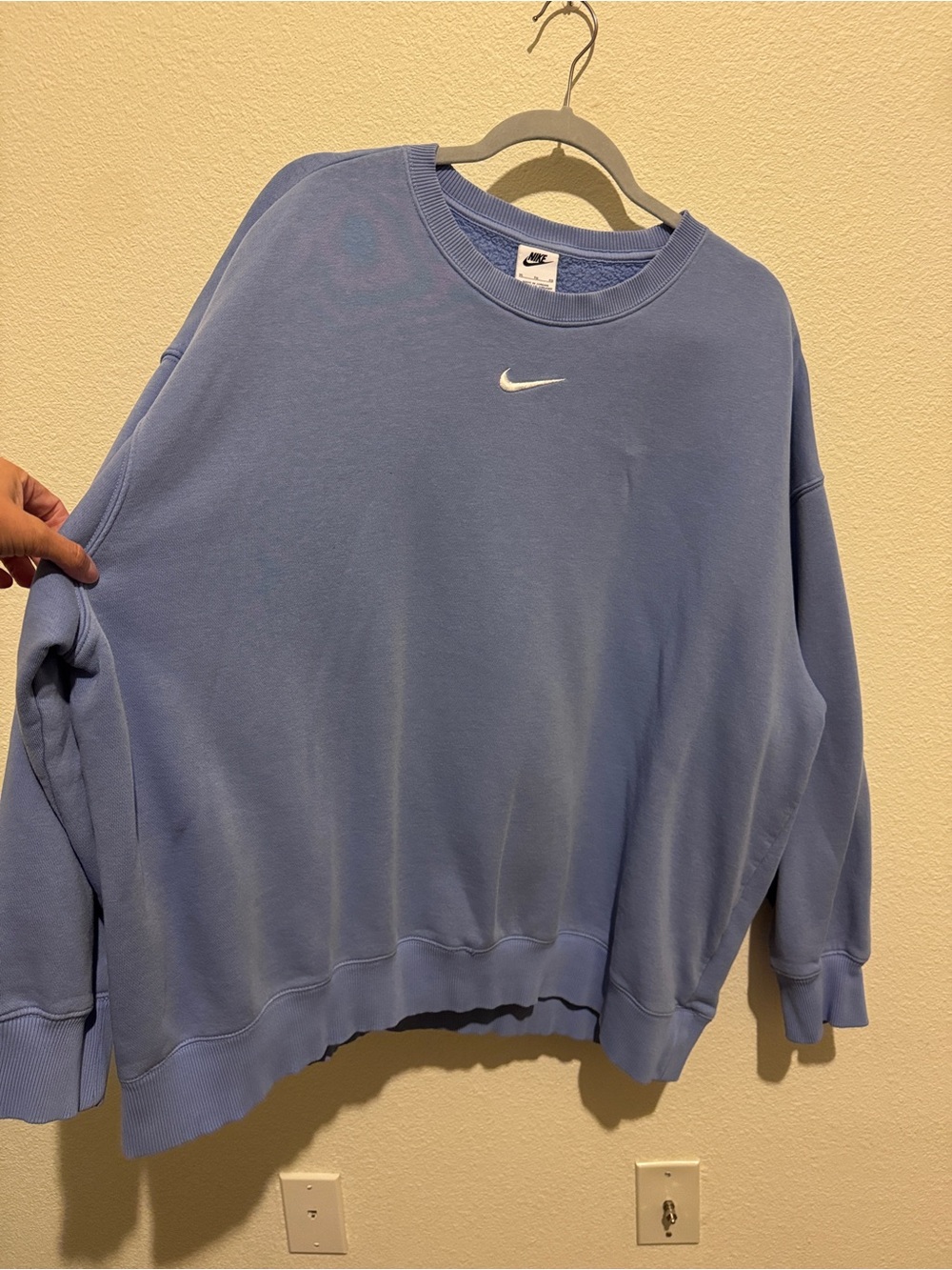 Nike Women's Sportswear Phoenix Fleece Oversized Sweatshirt - Picture 3 of 8